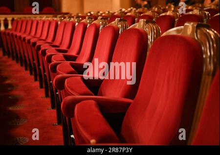 Paris, Frankreich. 19. Juni 2023. Darstellung der Sitze eines leeren Theaters in Paris, Frankreich, am 19. Juni 2023. Foto: Tomas Stevens/ABACAPRESS.COM Kredit: Abaca Press/Alamy Live News Stockfoto