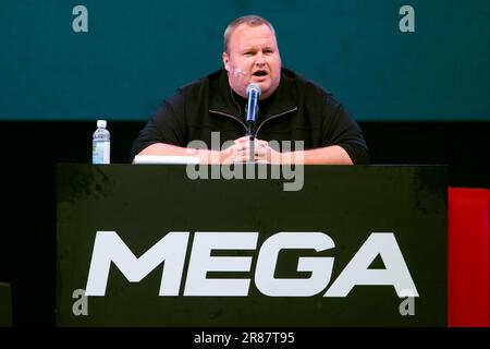 Kim Dotcom bei der Veröffentlichung der Mega-Website, Dotcom Mansion, Coatesville, Auckland, Neuseeland, Sonntag, 20. Januar 2013. Stockfoto