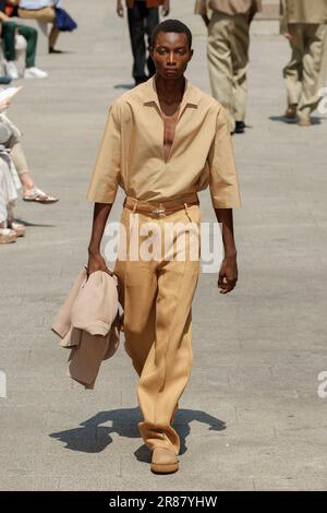 Mailand, Italien. 19. Juni 2023. ZEGNA Spring Summer 2024 Runway während der Mailänder Fashion Week am 2023. Juni in Mailand; Italien 19/06/2023 Guthaben: dpa/Alamy Live News Stockfoto