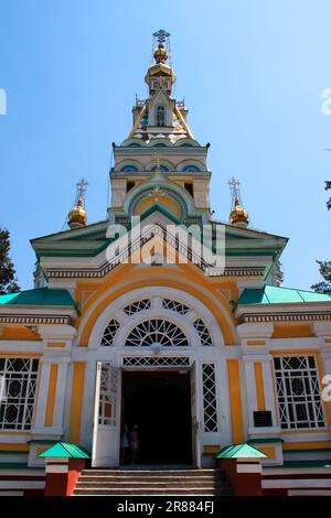 Portal der Auferstehungskathedrale in Almaty Kasachstan Stockfoto