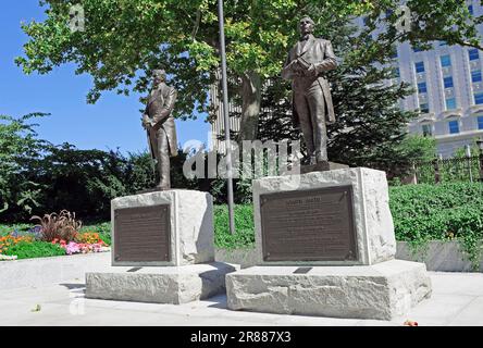 Statuen von Hyrum Smith und Joseph Smith, Gründer der Kirche Jesus Christus der Heiligen der letzten Tage, Temple Square, Salt Lake City, Utah, USA Stockfoto