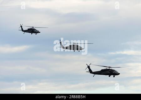 Amerikanische Militärhubschrauber in Formation, Stuttgart, Baden-Württemberg, Deutschland Stockfoto