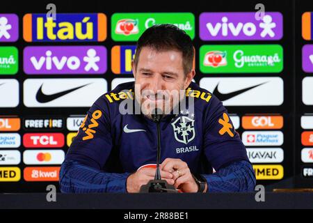 Lissabon, Portugal. 19. Juni 2023. Ramon Menezes, brasilianischer Trainer, wurde während einer brasilianischen Pressekonferenz vor dem Fußballspiel gegen Senegal bei Estadio Jose Alvalade gesehen. (Foto: Bruno de Carvalho/SOPA Images/Sipa USA) Guthaben: SIPA USA/Alamy Live News Stockfoto