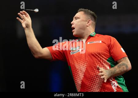 18. Juni 2023, Hessen, Frankfurt/Main: Dart: Weltmeisterschaft der Mannschaft, Halbfinale: Gerwyn Price (Wales) in Aktion. Foto: Jürgen Kessler/dpa Stockfoto