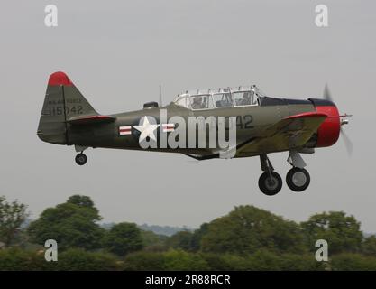 Ein nordamerikanischer AT-6G Texan, der für Aero Legends am Headcorn Aerodrome Kent England arbeitet Stockfoto