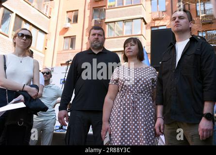 IRPIN, UKRAINE - 17. JUNI 2023 - Leiter der regionalen Militärverwaltung Kiew, Ruslan Kravchenko, Stellvertretender Minister für Gemeinden, Gebiete und Infras Stockfoto