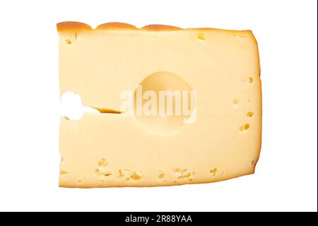 Geräucherter halbharter Käse mit großen Löchern. Aromatischer, gelber Traunsteinkäse mit glatter Konsistenz aus Oberösterreich, hergestellt aus gereifter Kuhmilch. Stockfoto