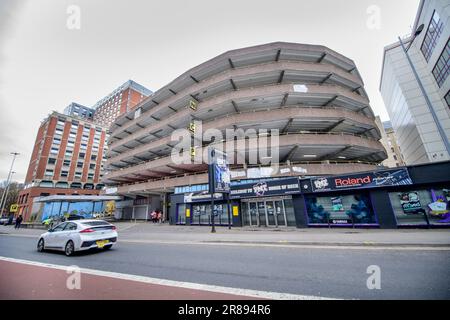 Der Parkplatz in der Rupert Street in Bristol, den die Gesellschaft des 20. Jahrhunderts vor Bauern retten will, die ihn durch Wohnungen ersetzen wollen. Stockfoto