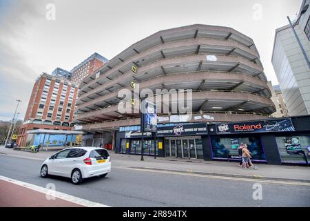 Der Parkplatz in der Rupert Street in Bristol, den die Gesellschaft des 20. Jahrhunderts vor Bauern retten will, die ihn durch Wohnungen ersetzen wollen. Stockfoto