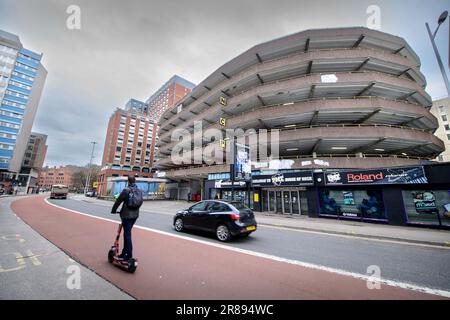 Der Parkplatz in der Rupert Street in Bristol, den die Gesellschaft des 20. Jahrhunderts vor Bauern retten will, die ihn durch Wohnungen ersetzen wollen. Stockfoto