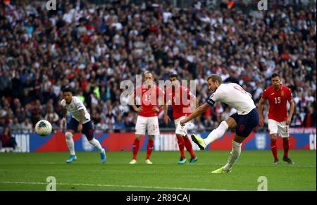 Aktenfoto von 07-09-2019, auf dem Harry Kane seinen Hattrick gegen Bulgarien vollendet. Kanes zweiter internationaler Hattrick war seinem ersten sehr ähnlich, da er zwei Strafen enthielt, nachdem Kane sein Konto eröffnet hatte und in der Kurve ein cleveres Finish hatte. Ausgabedatum: Dienstag, 20. Juni 2023. Stockfoto