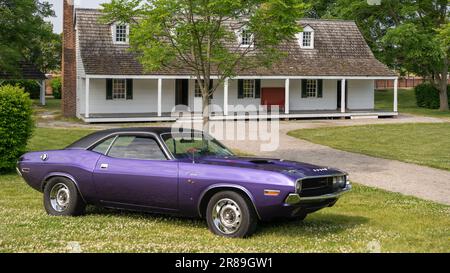 DEARBORN, MI/USA - 17. JUNI 2023: 1970 Dodge Challenger R/T Car, Henry Ford (THF) Motor Muster Car Show, in der Nähe von Detroit, Michigan. Stockfoto