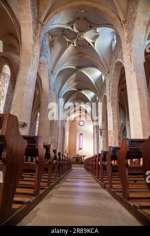 Eglise Sainte-Marie-Madeleine de Pérouges, Pérouges, Departement Ain, Region Auvergne-Rhône-Alpes in Ostfrankreich. Stockfoto