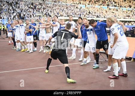Die Spieler des finnischen Teams feiern, dass Finnland am 16. Juni 2023