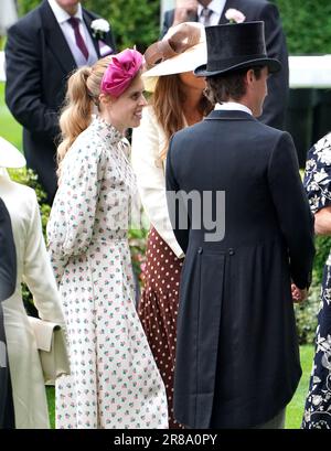 Prinzessin Beatrice (links) und Ehemann Edoardo Mapelli Mozzi am ersten Tag des Royal Ascot auf der Rennbahn Ascot, Berkshire. Foto: Dienstag, 20. Juni 2023. Stockfoto