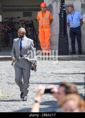 James cleverly MP (Con: Braintree) Außenminister, nimmt an einer Zeremonie zum Beginn der Armeewoche Teil, im New Palace Yard in der Groun Stockfoto