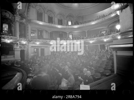 Strom 23-5-1960 : die leeren Bänke im Nationaltheatret. Jedes Frühjahr haben wir eine Theaterkrise. Dieses Jahr sind die Kassen des Nationaltheaters am Tiefpunkt. Der Finanzdirektor ist wieder auf der Bettelspur. Er kann damit umgehen. Aber können wir eine Krise im nächsten Frühjahr verhindern? Foto: Sverre A. Børretzen/Aktuell/NTB Stockfoto