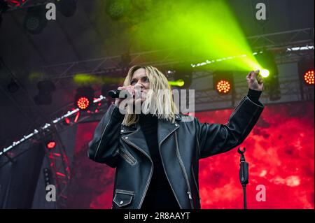 LEMBERG, UKRAINE - 17. JUNI 2023 - Marta Lypchei singt während des ukrainischen Song Project 2023 Festivals in Lemberg, Westukraine. Stockfoto