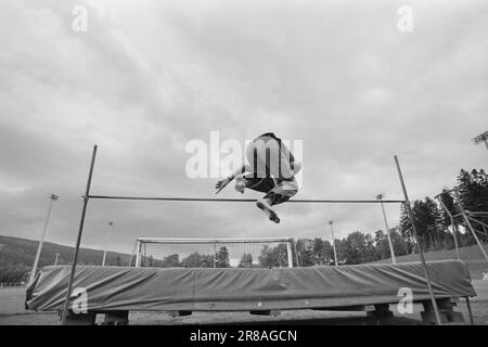 Strom 34 - 5 - 1974: Falkum macht LiveStud. Mit. Leif Roar Falkum verlangt einen Medaillenplatz während der Leichtathletik-EC in Rom. Foto: Ivar Aaserud / Aktuell / NTB ***FOTO NICHT ABGEBILDET*** Stockfoto