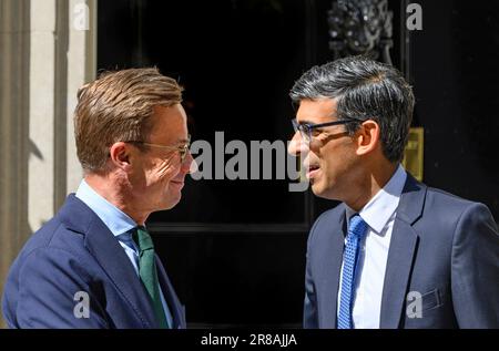 Schwedischer Premierminister Ulf Kristersson trifft in der Downing Street zu einem Treffen mit Premierminister Rishi Sunak in Nr. 10 ein. 19. Juni 2023 Stockfoto