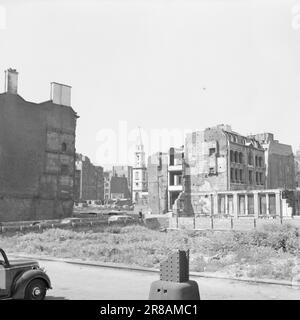 Actual 12-1951: Treffen mit LondonEditor per Bratland auf einer Reportage-Reise nach London, um über das "Festival of Britain" mit einer Darstellung des heutigen London zu berichten. Foto; per Bratland / Aktuell / NTB ***NB!!! FOTO NICHT VERARBEITET*** Stockfoto