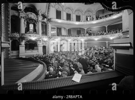 Strom 23-5-1960 : die leeren Bänke im Nationaltheatret. Jedes Frühjahr haben wir eine Theaterkrise. Dieses Jahr sind die Kassen des Nationaltheaters am Tiefpunkt. Der Finanzdirektor ist wieder auf der Bettelspur. Er kann damit umgehen. Aber können wir eine Krise im nächsten Frühjahr verhindern? Foto: Sverre A. Børretzen/Aktuell/NTB Stockfoto