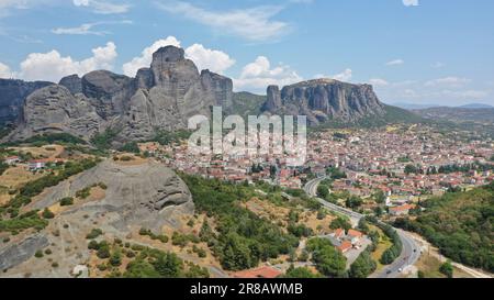 Wunderschöne unvergleichliche Aussicht auf die Klöster in Meteora Kalabaka, Trikala Griechenland Stockfoto