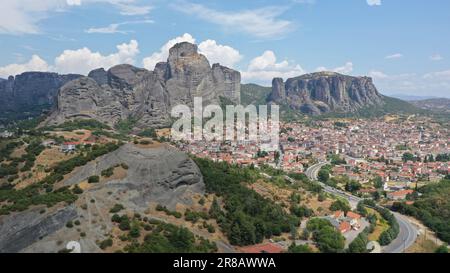 Wunderschöne unvergleichliche Aussicht auf die Klöster in Meteora Kalabaka, Trikala Griechenland Stockfoto