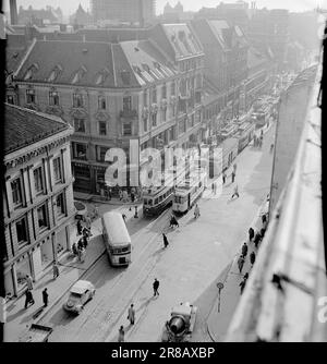 Aktuell 13-1950: Wann kommt der Zusammenbruch das charakteristischste am Verkehr in Zentral-Oslo ist, dass es dafür keinen Platz gibt. Es ist seit vielen Jahren schlimm und es wird noch schlimmer werden. Foto: Arne Kjus/Aktuell/NTB Stockfoto