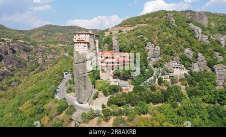 Wunderschöne unvergleichliche Aussicht auf die Klöster in Meteora Kalabaka, Trikala Griechenland Stockfoto