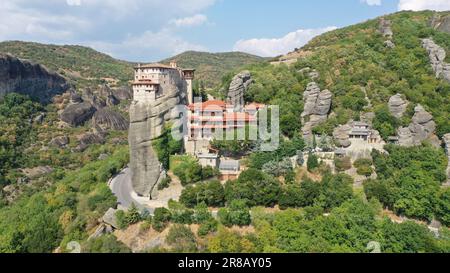 Wunderschöne unvergleichliche Aussicht auf die Klöster in Meteora Kalabaka, Trikala Griechenland Stockfoto