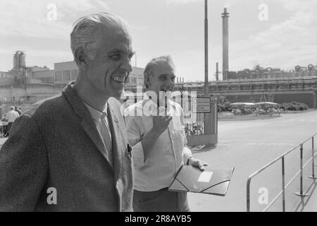 Aktuell 29 - 7 - 1974: Aus diesem Grund streiken Arbeiter von Hydro stands4.500 bei Norsk Hydro. Es könnte ein ziemlich langer Streik werden. Foto: Sverre A. Børretzen / Aktuell / NTB ***FOTO NICHT IMAGE PROCESSED*** Stockfoto