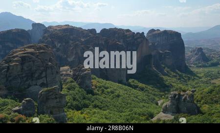 Wunderschöne unvergleichliche Aussicht auf die Klöster in Meteora Kalabaka, Trikala Griechenland Stockfoto