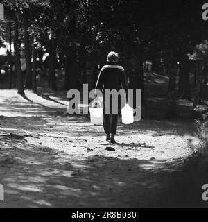 Derzeit 31-6-1960: Der Feiertag steht vor Tausenden von Menschen, die mit dem Auto oder Zelt in Urlaub fahren. Foto: Aage Storløkken / Aktuell / NTB ***FOTO NICHT VERARBEITET*** Stockfoto