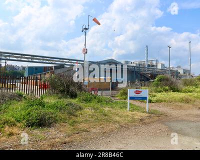 Lowestoft, Suffolk - 19. Juni 2023:Birdseye Fabrikpersonal Eingang in Ness Point. Stockfoto