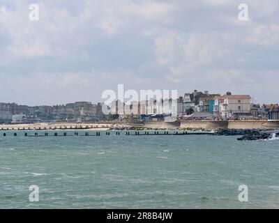 Lowestoft, Suffolk - 19. Juni 2023 : Blick auf die Stadt vom Pier. Stockfoto