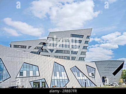 Lüneburg (Niedersachsen, Deutschland): Zentralgebäude der Leuphana Universität; Lueneburg (Deutschland): Leuphana Universität Stockfoto
