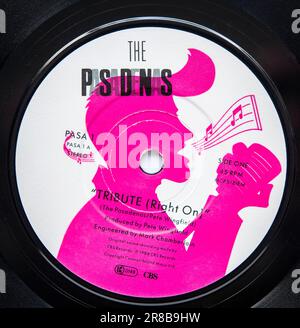 Das mittlere Etikett der 1988 erschienenen 7-Zoll-Version von Tribute (rechts auf) by the Pasadenas Stockfoto