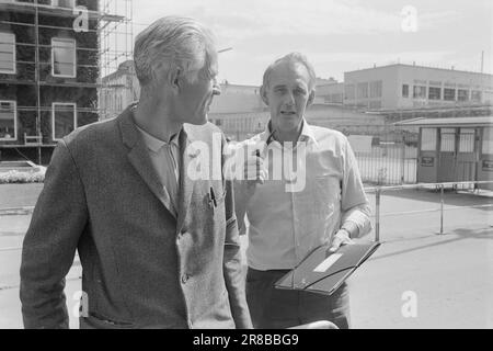 Aktuell 29 - 7 - 1974: Aus diesem Grund streiken Arbeiter von Hydro stands4.500 bei Norsk Hydro. Es könnte ein ziemlich langer Streik werden. Foto: Sverre A. Børretzen / Aktuell / NTB ***FOTO NICHT IMAGE PROCESSED*** Stockfoto