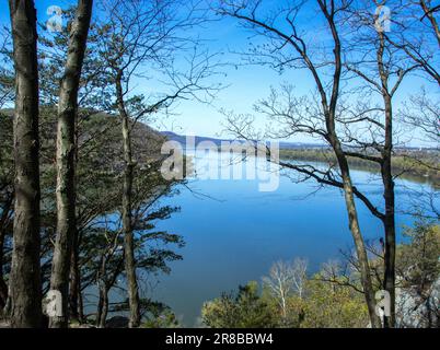 Bis zum Susquehanna River vom Chickies Rock Overlook in Lancaster, Pennsylvania. Stockfoto