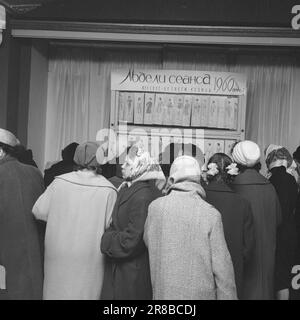 Aktueller 20. 5. 1960: Westlich inspirierte Mode auf einer Modenschau in Moskaus Mauriske, Kaufhaus Kusnetskij Most. Es war klar, dass der westliche Einfluss den Eisernen Vorhang durchdrungen hatte. Foto: Aage Storløkken / Aktuell / NTB ***FOTO NICHT VERARBEITET*** Stockfoto