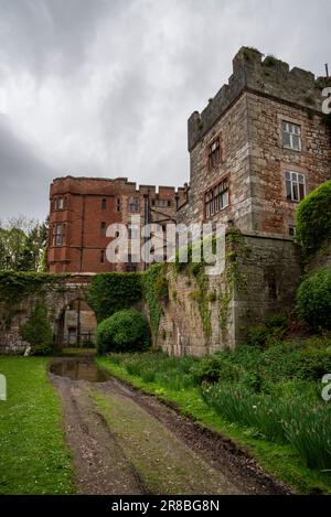 Ruthin Castle (Castell Rhuthun) Hotel in der Stadt Ruthin im Tal von Clwyd, Nordwales. Stockfoto