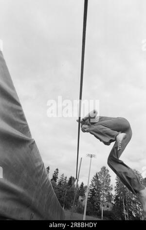 Strom 34 - 5 - 1974: Falkum macht LiveStud. Mit. Leif Roar Falkum verlangt einen Medaillenplatz während der Leichtathletik-EC in Rom. Foto: Ivar Aaserud / Aktuell / NTB ***FOTO NICHT ABGEBILDET*** Stockfoto