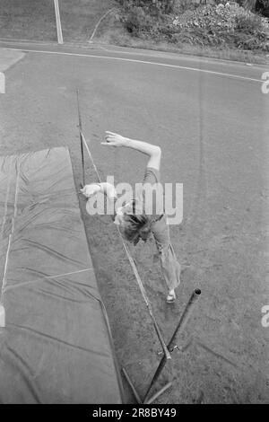 Strom 34 - 5 - 1974: Falkum macht LiveStud. Mit. Leif Roar Falkum verlangt einen Medaillenplatz während der Leichtathletik-EC in Rom. Foto: Ivar Aaserud / Aktuell / NTB ***FOTO NICHT ABGEBILDET*** Stockfoto