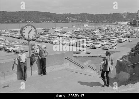 Aktuell 29 - 7 - 1974: Aus diesem Grund streiken Arbeiter von Hydro stands4.500 bei Norsk Hydro. Es könnte ein ziemlich langer Streik werden. Foto: Sverre A. Børretzen / Aktuell / NTB ***FOTO NICHT IMAGE PROCESSED*** Stockfoto