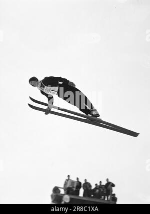 Aktueller 2.-2.-1960.: Anstoß mit dem Olympiaport die Skifahrer und Skater hatten am vergangenen Wochenende ihren ersten großen präolympischen Krafttest, die Skater in Trondheim, die Skispringer und die Skilanglauf in Gjøvik. In diesem Bericht berichten unsere Mitarbeiter in Texten und Bildern über die Situation, die zu den Besten zählt. Foto: Ivar Aaserud / Aktuell / NTB ***FOTO NICHT ABGEBILDET*** Stockfoto