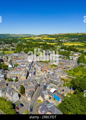 Luftaufnahme von der Drohne der Stadt Melrose an der schottischen Grenze, Schottland, Großbritannien Stockfoto