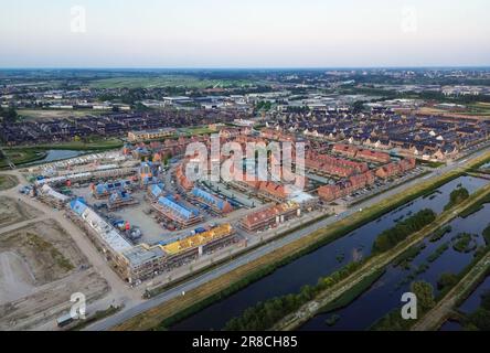 Luftaufnahme des neuen Bauviertels „Triangel“ in der Stadt Waddinxveen, Niederlande Stockfoto