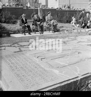 Aktuell 11-1950: Oslo 900 Jahre Jubiläum und die Eröffnung der Stadt HallOslo feiert! Die Stadt ist 900 Jahre alt, erklären die Historiker, und es ist nicht kostenlos, dass man sie darauf sehen kann. Foto: Sverre A. Børretzen / Aktuell / NTB ***FOTO NICHT IMAGE PROCESSED*** Stockfoto