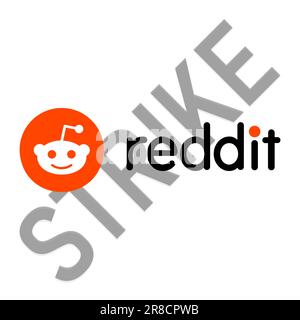 Kiew, Ukraine - 13.08.2023: Reddit-Logo mit gestreiftem Text auf dem Hintergrund. Mehr als 7.000 Communitys wurden deaktiviert und schließen für 48 Stunden, um gegen die neue kostenpflichtige API zu protestieren Stock Vektor